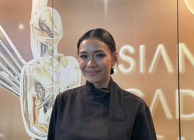 5 Fakta Adinia Wirasti Main Romeo & Juliet di Australia sebagai Lady Capulet